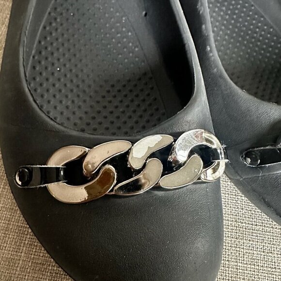 Crocs Gianna Ballet Flats Womens Sz 8 Black Non Slip Closed Toe Chain Link - Picture 4 of 10